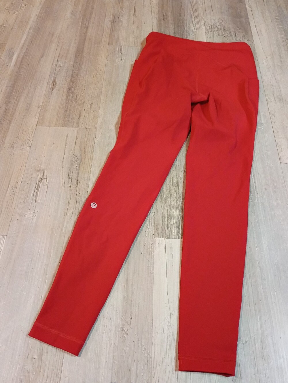 Lululemon - Picture 3 of 6